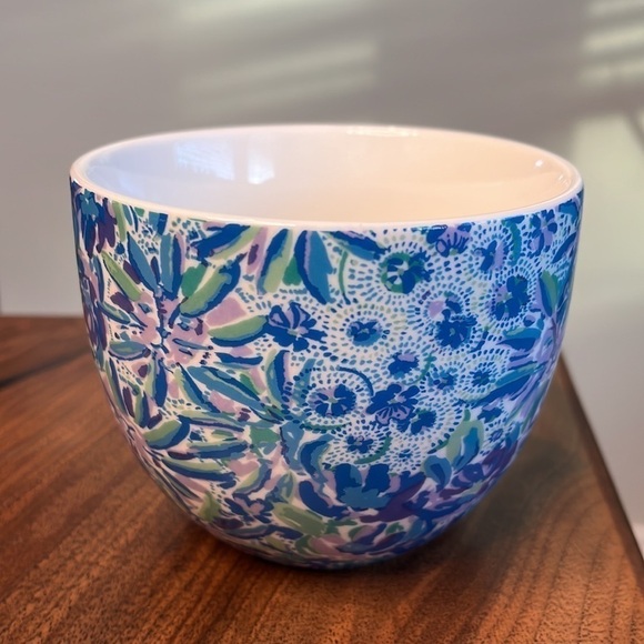 Lilly Pulitzer Ceramic 12oz Mug Blue Purple Lion Floral - Picture 3 of 10